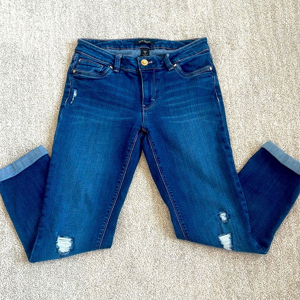 White House Black Market crop leg distressed cuffed jean size 4